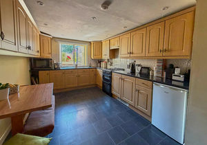 Kitchen- click for photo gallery